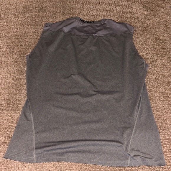 Nike Pro Sleeveless Top - Picture 4 of 5